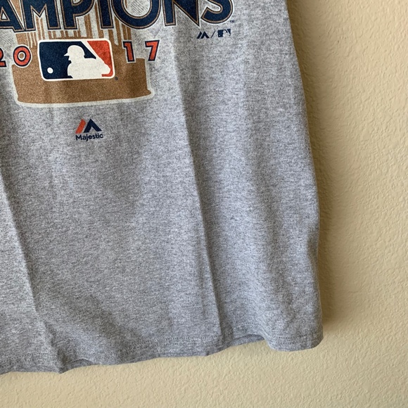 Houston Astros World Series Champions 2017 Tshirt Trophy MLB Size Small - Picture 6 of 13
